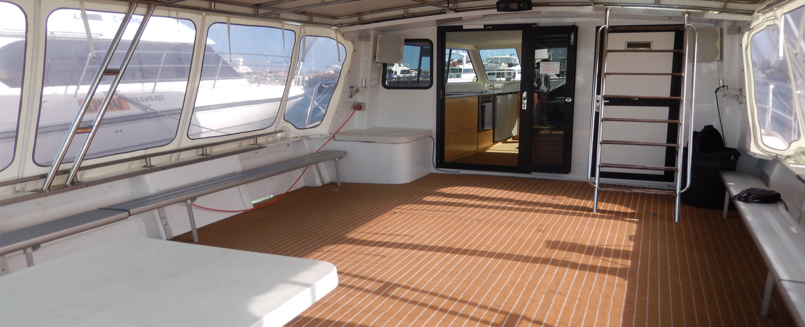 AQUARIUS-boat-charters-Perth-WA-back-deck