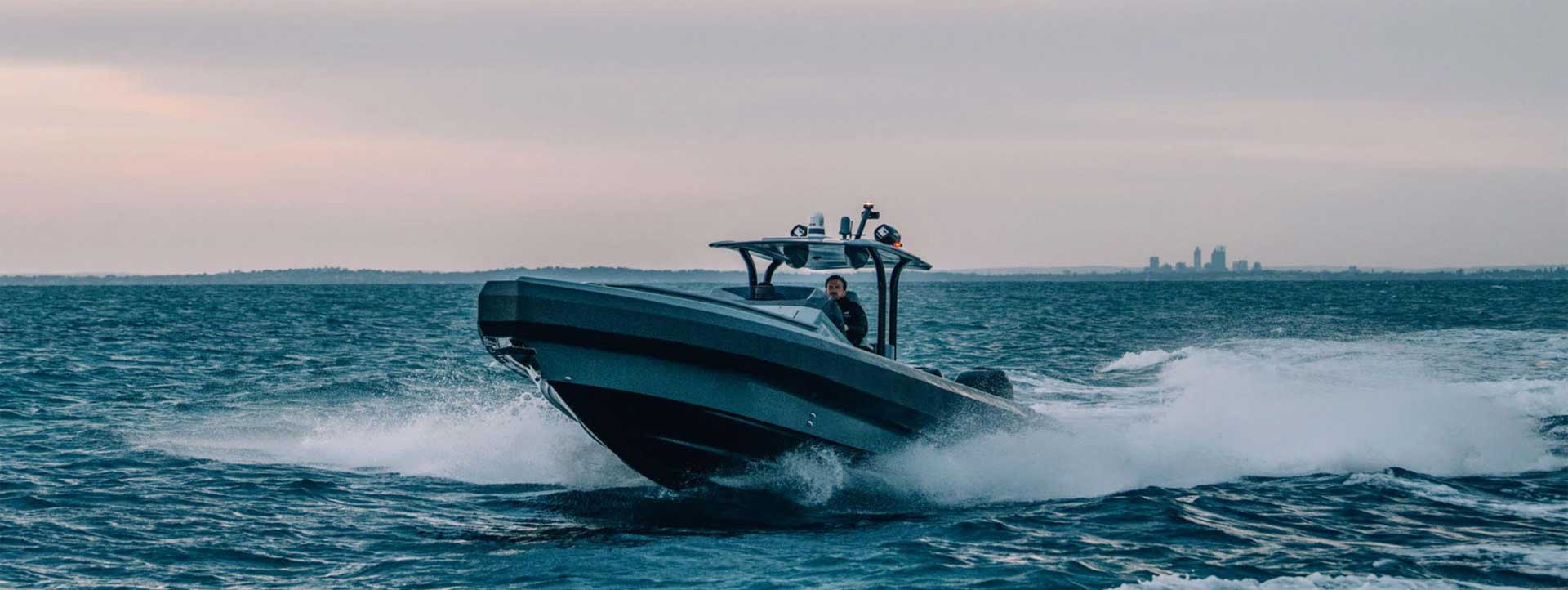 PIGLET-boat-hire-perth-Elizabeth-Quay